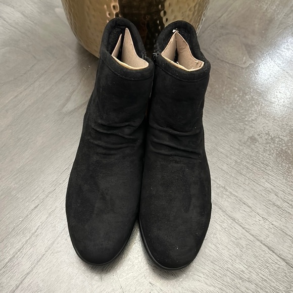 SOUL NATURALIZER Indie Womens Zipper Booties In Black (Wide) - Picture 8 of 11